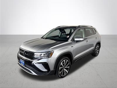 Used 2024 Volkswagen Taos - photo 1