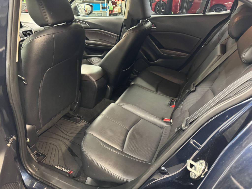 Used 2018 Mazda3 - photo 17