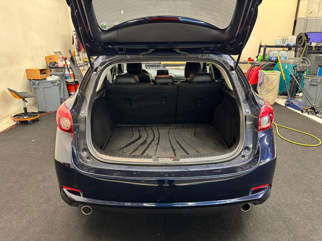 Used 2018 Mazda3 - photo 7