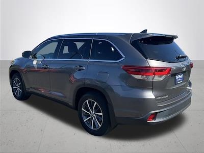 2018 Toyota Highlander 4x4 SUV for sale #CY4371 - photo 2