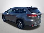2018 Toyota Highlander 4x4 SUV for sale #CY4371 - photo 2