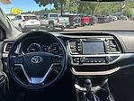 2017 Toyota Highlander 4x4 SUV for sale #P210589 - photo 16