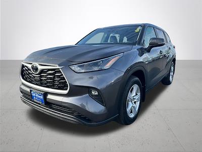Used 2024 Toyota Highlander - photo 1