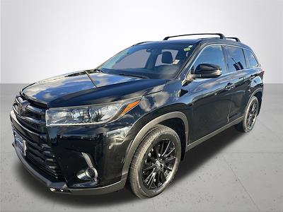 Used 2019 Toyota Highlander - photo 1