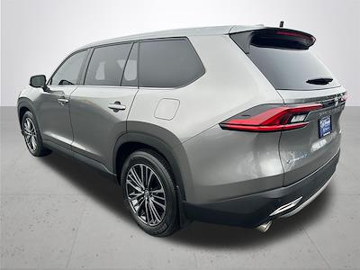 Used 2025 Toyota Grand Highlander - photo 1