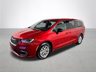 Used 2025 Chrysler Pacifica - photo 1