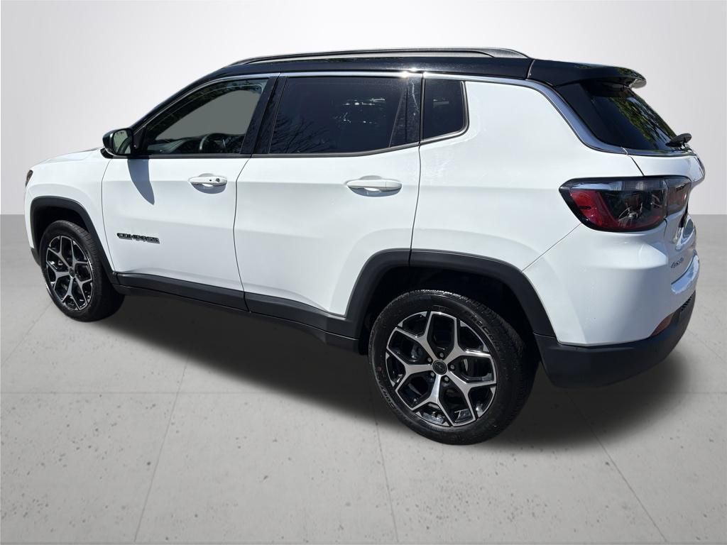 Used 2025 Jeep Compass - photo 18