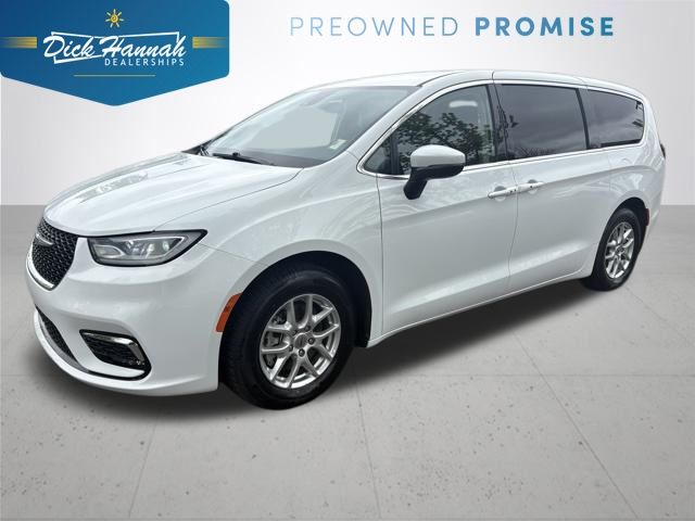 Used 2023 Chrysler Pacifica - photo 1