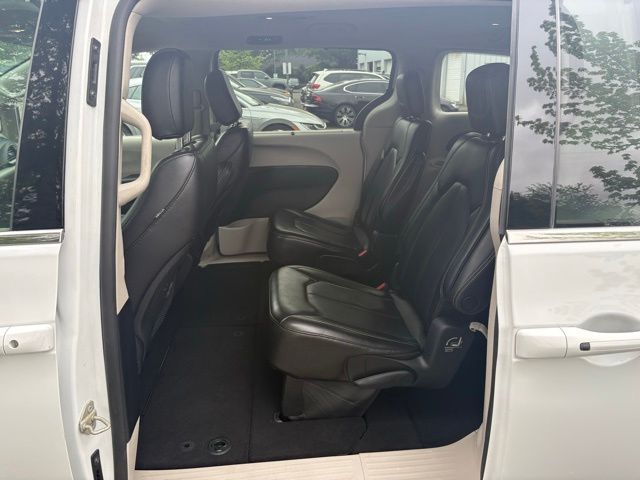 Used 2023 Chrysler Pacifica - photo 16