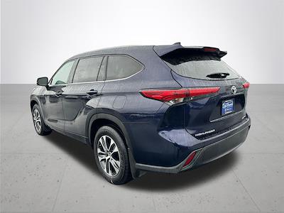 Used 2022 Toyota Highlander XLE for sale #PB211336 - photo 2
