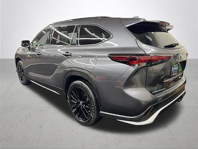 2024 Toyota Highlander FWD SUV for sale #PV14552 - photo 2