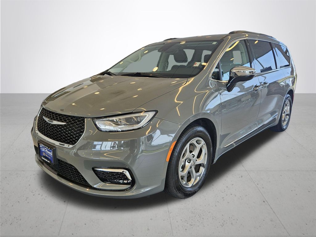 Used 2023 Chrysler Pacifica - photo 1