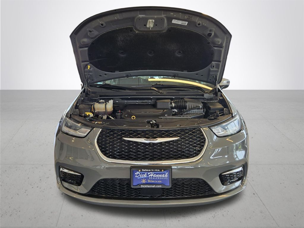 Used 2023 Chrysler Pacifica - photo 5