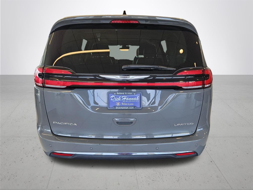 Used 2023 Chrysler Pacifica - photo 9