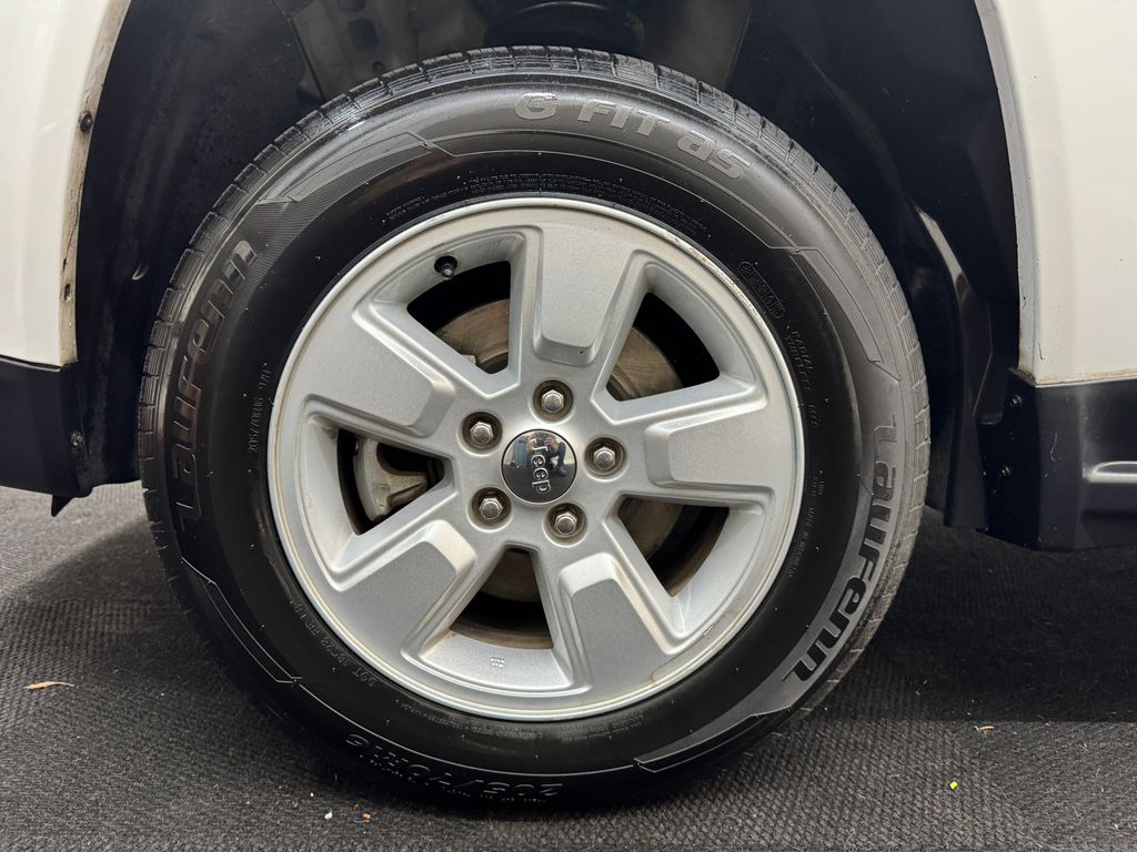 Used 2017 Jeep Compass - photo 13