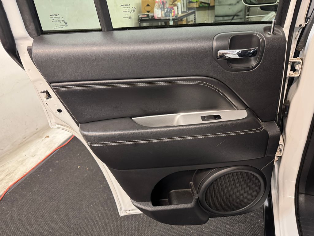 Used 2017 Jeep Compass - photo 16