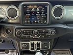 2020 Jeep Gladiator Crew Cab 4x4 Pickup for sale #Y4469 - photo 19