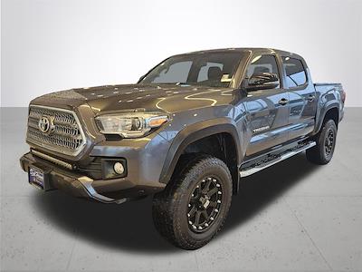Used 2017 Toyota Tacoma - photo 1