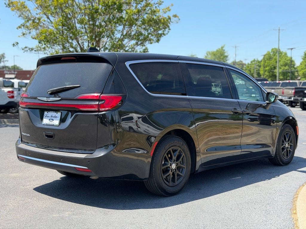 Used 2023 Chrysler Pacifica - photo 10