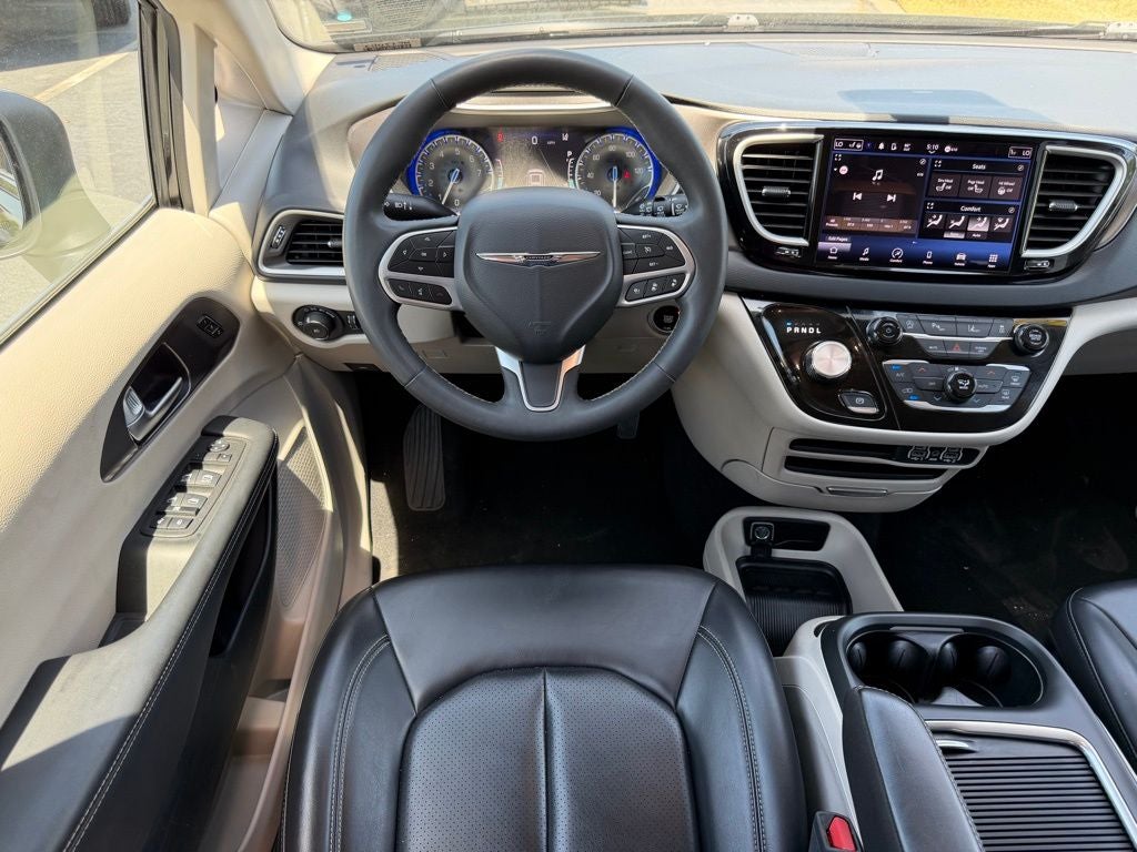 Used 2023 Chrysler Pacifica - photo 12