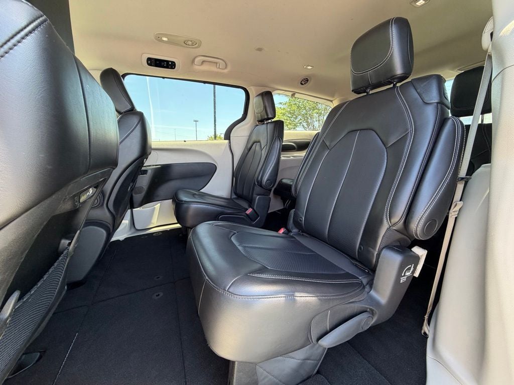 Used 2023 Chrysler Pacifica - photo 16