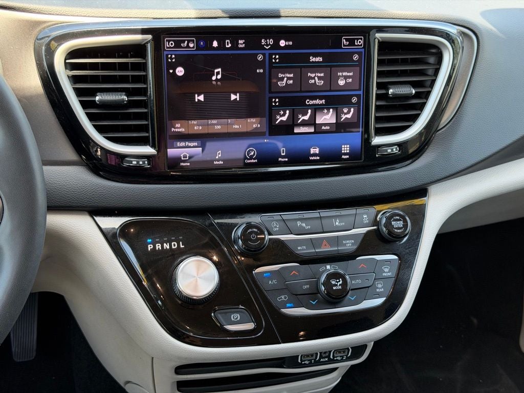 Used 2023 Chrysler Pacifica - photo 35