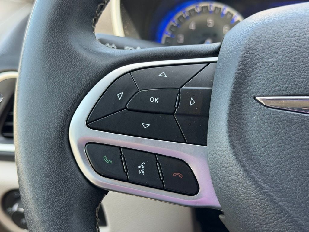 Used 2023 Chrysler Pacifica - photo 37