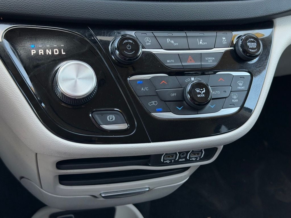 Used 2023 Chrysler Pacifica - photo 39