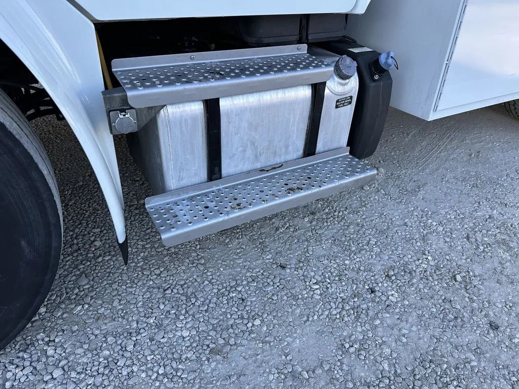 Used 2019 Freightliner M2 - photo 12