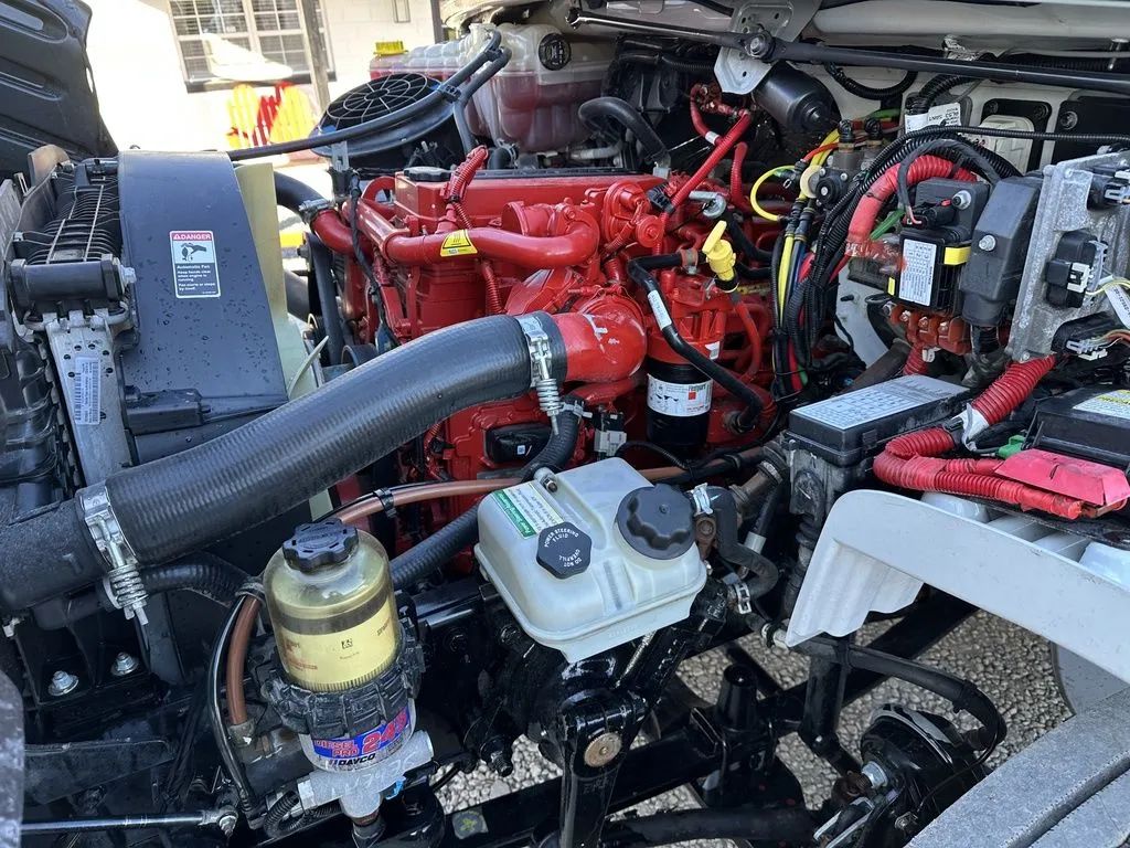 Used 2019 Freightliner M2 - photo 19
