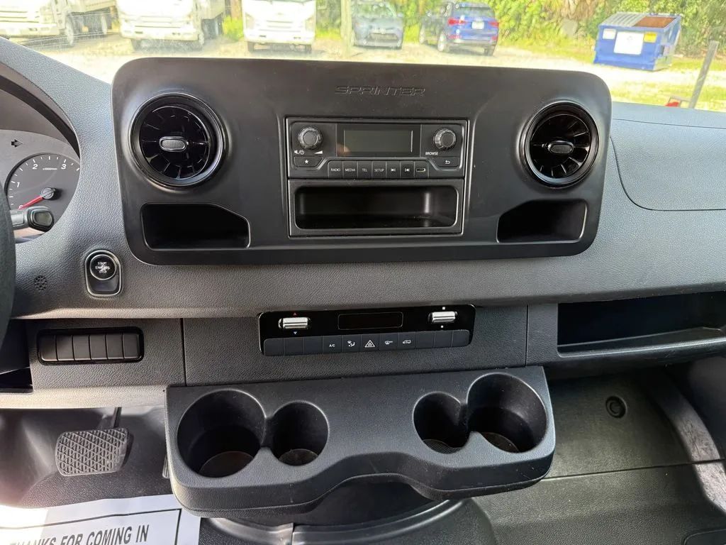 Used 2019 Freightliner Sprinter - photo 26