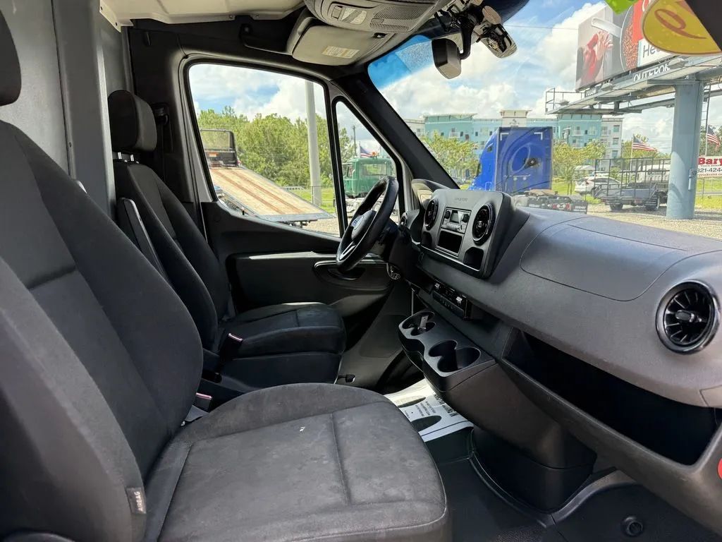 Used 2019 Freightliner Sprinter - photo 31