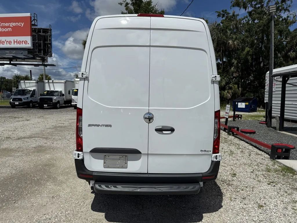 Used 2019 Freightliner Sprinter - photo 8