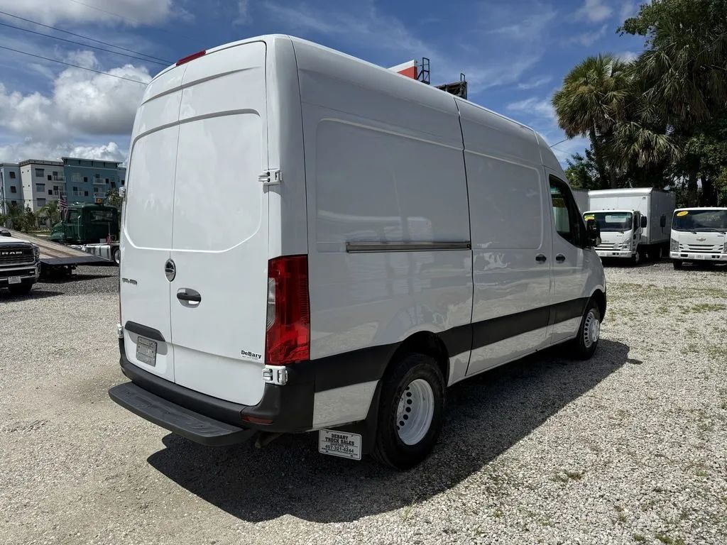 Used 2019 Freightliner Sprinter - photo 9