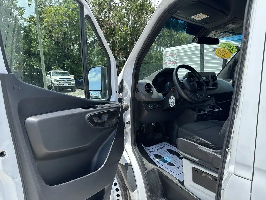 Used 2019 Freightliner Sprinter - photo 19