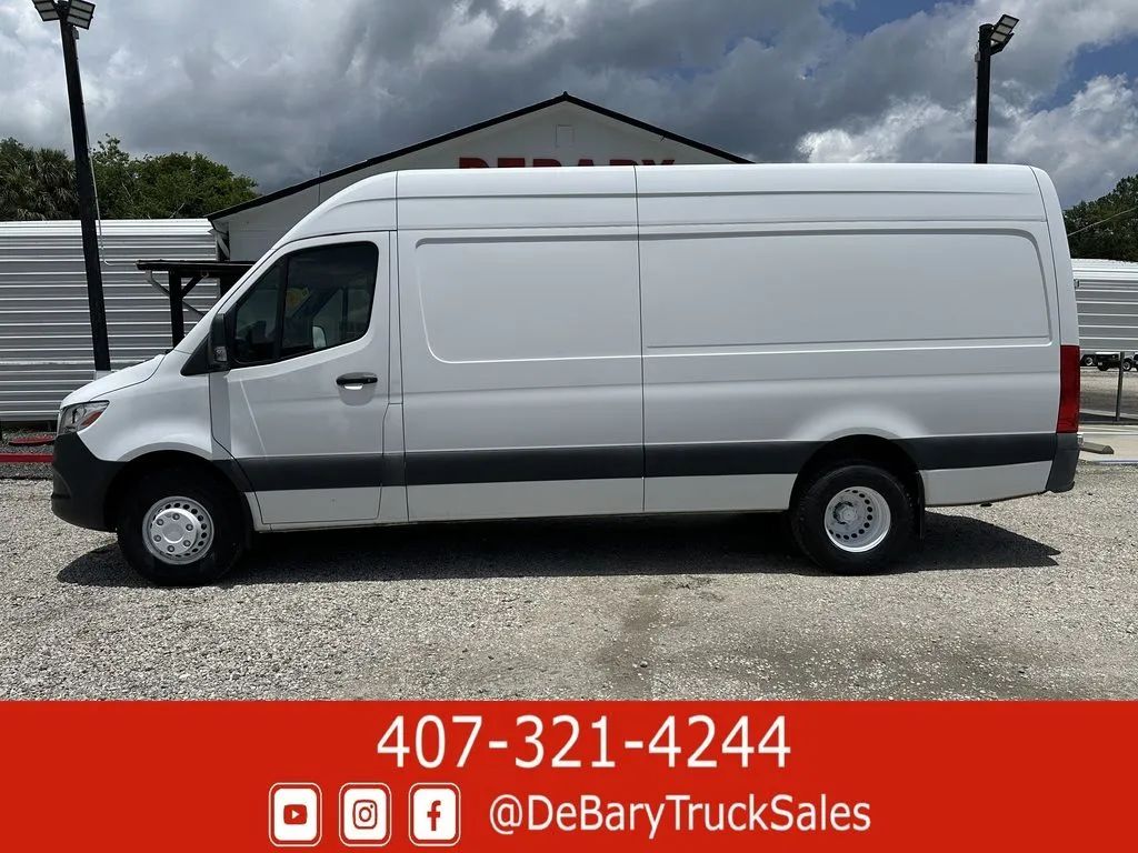 Used 2019 Freightliner Sprinter - photo 7
