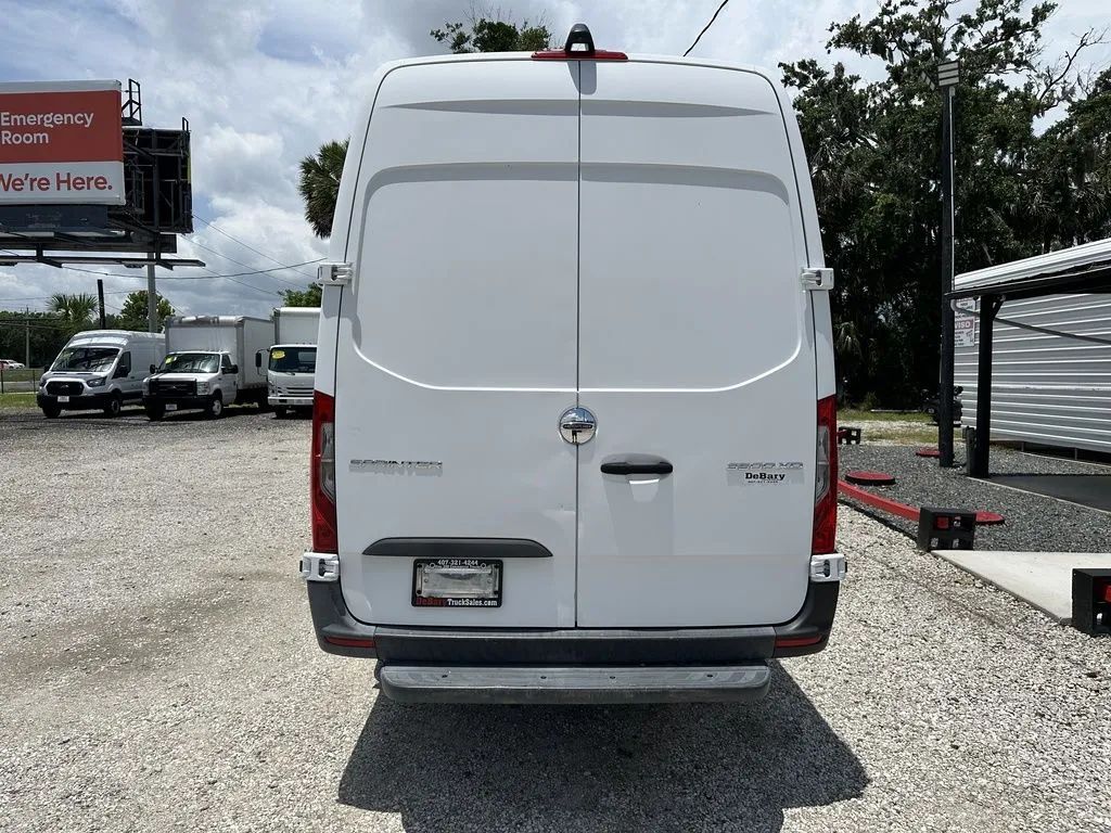 Used 2019 Freightliner Sprinter - photo 8