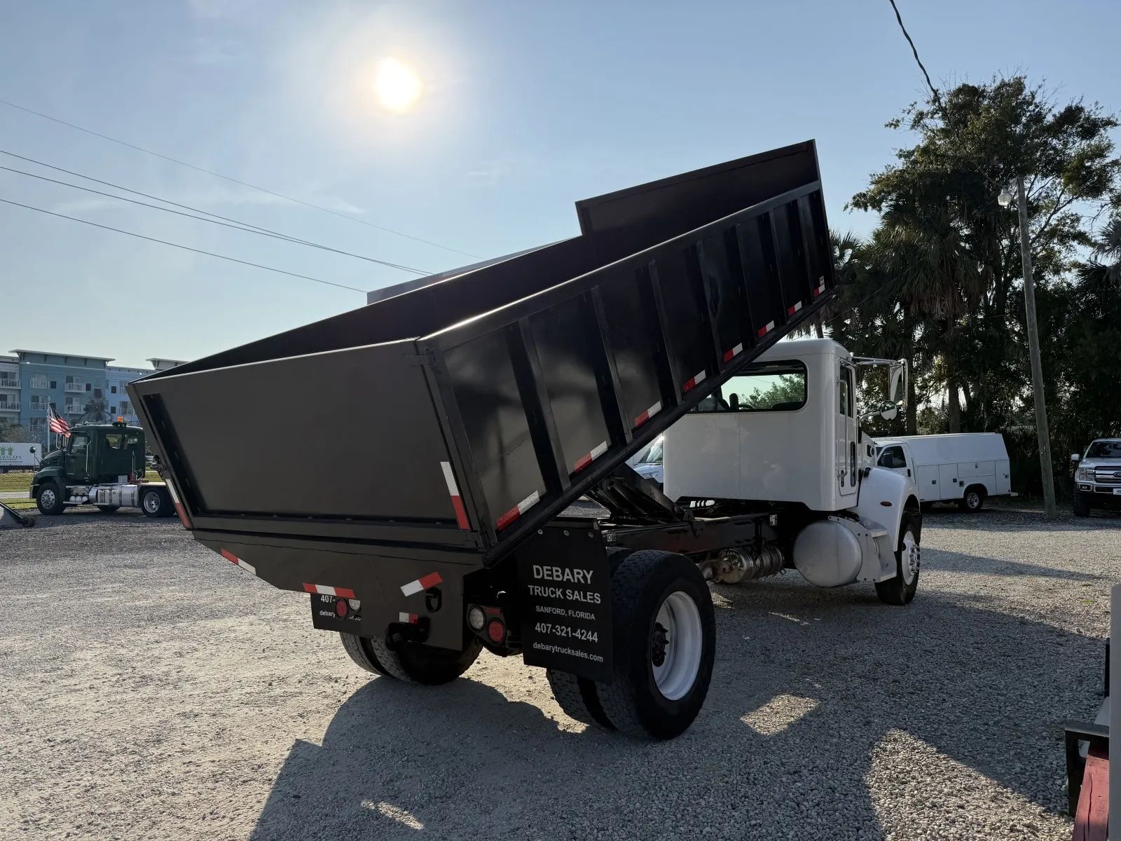 Used 2018 Peterbilt 337 - photo 9