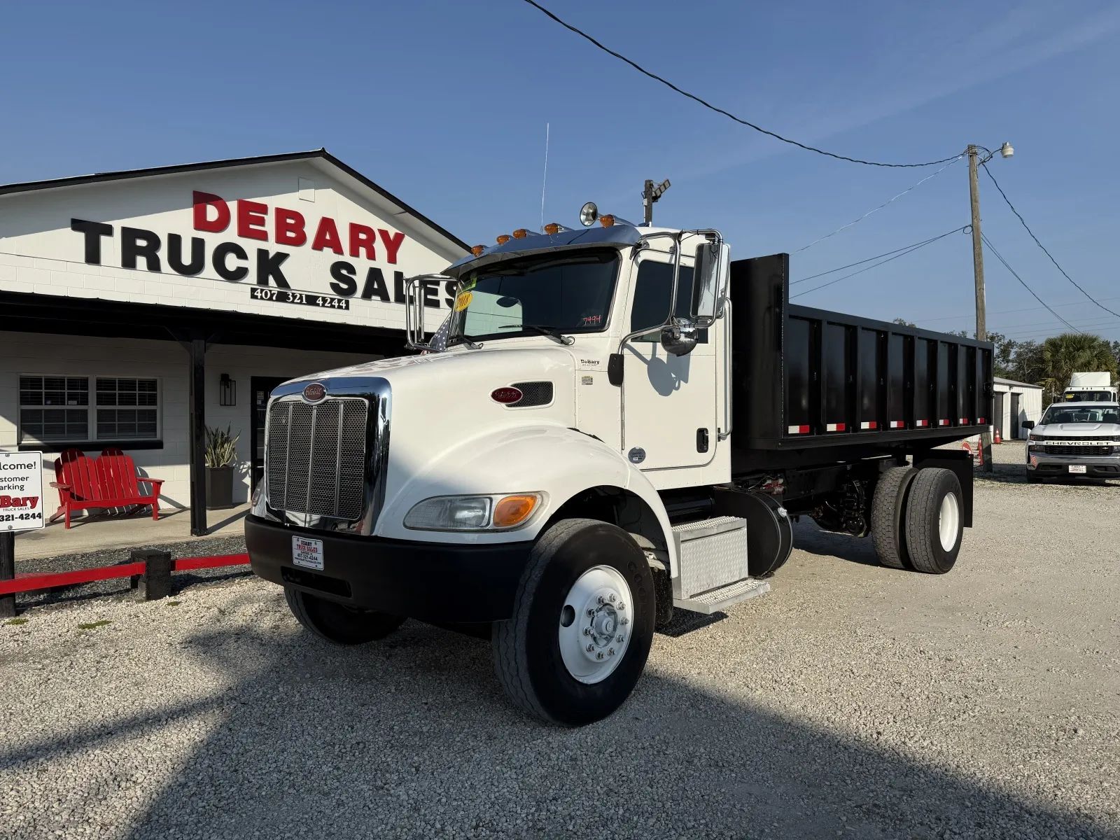 Used 2018 Peterbilt 337 - photo 10