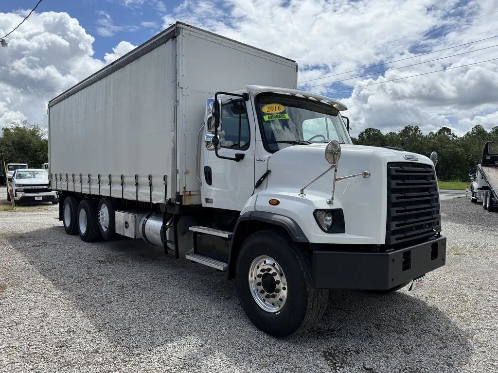 Used 2016 Freightliner 108SD - photo 6