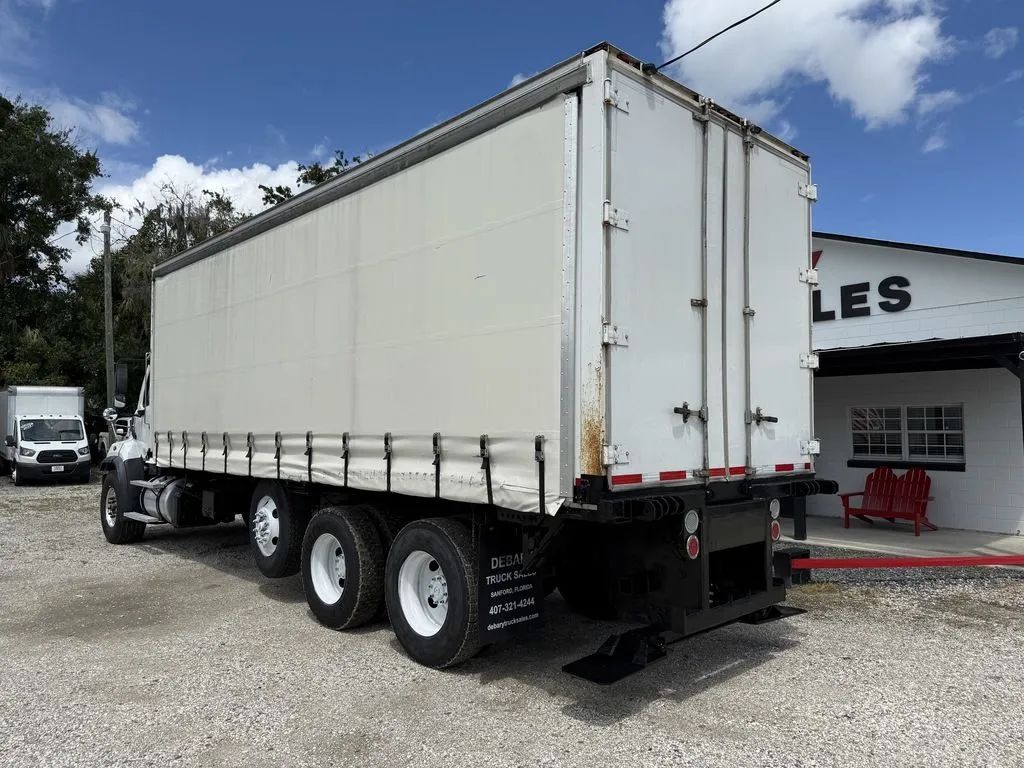 Used 2016 Freightliner 108SD - photo 2