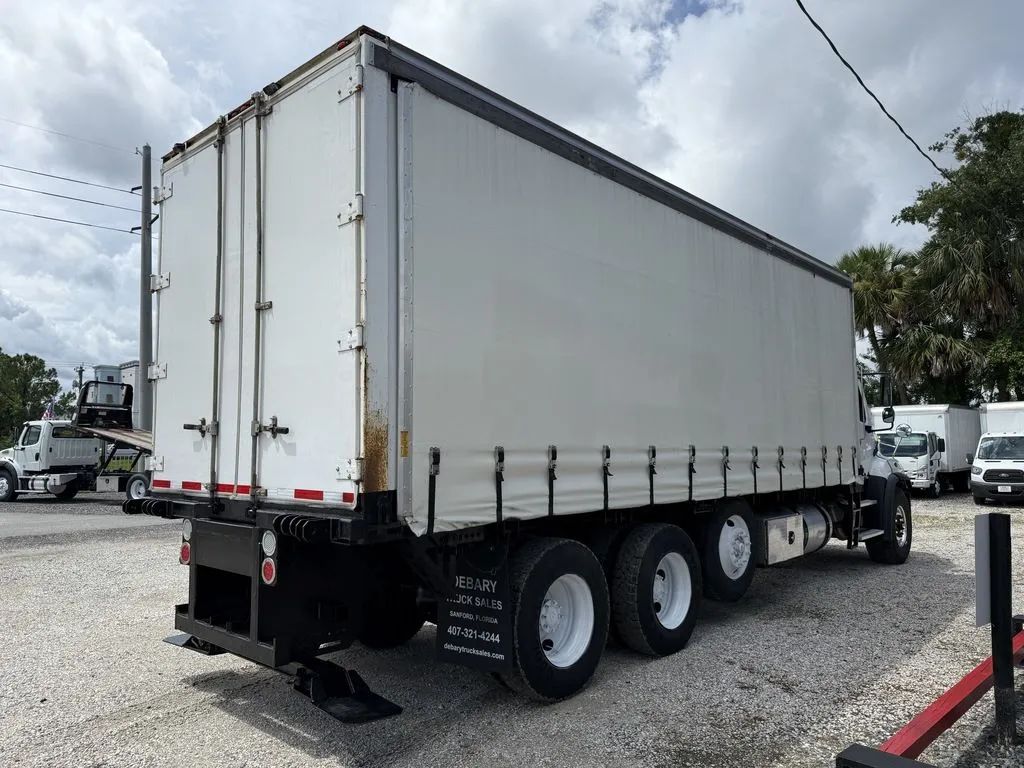 Used 2016 Freightliner 108SD - photo 9