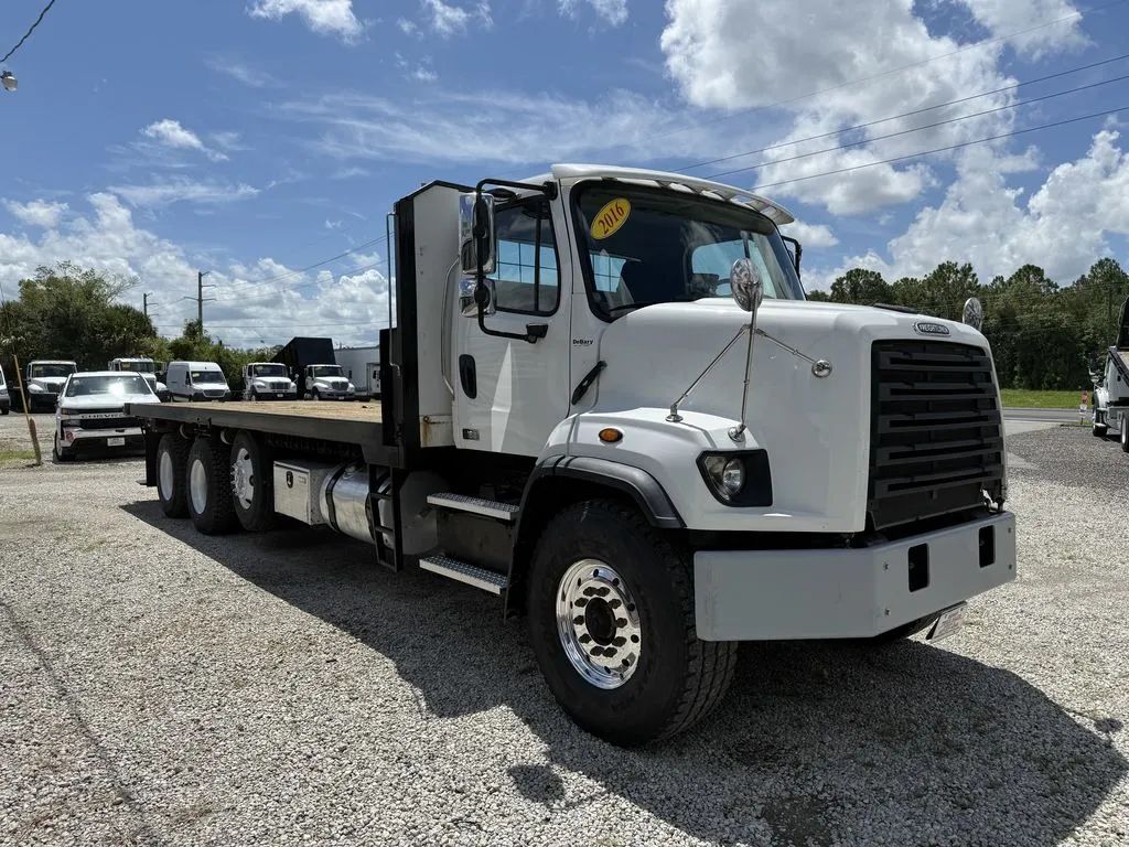 Used 2016 Freightliner 108SD - photo 6