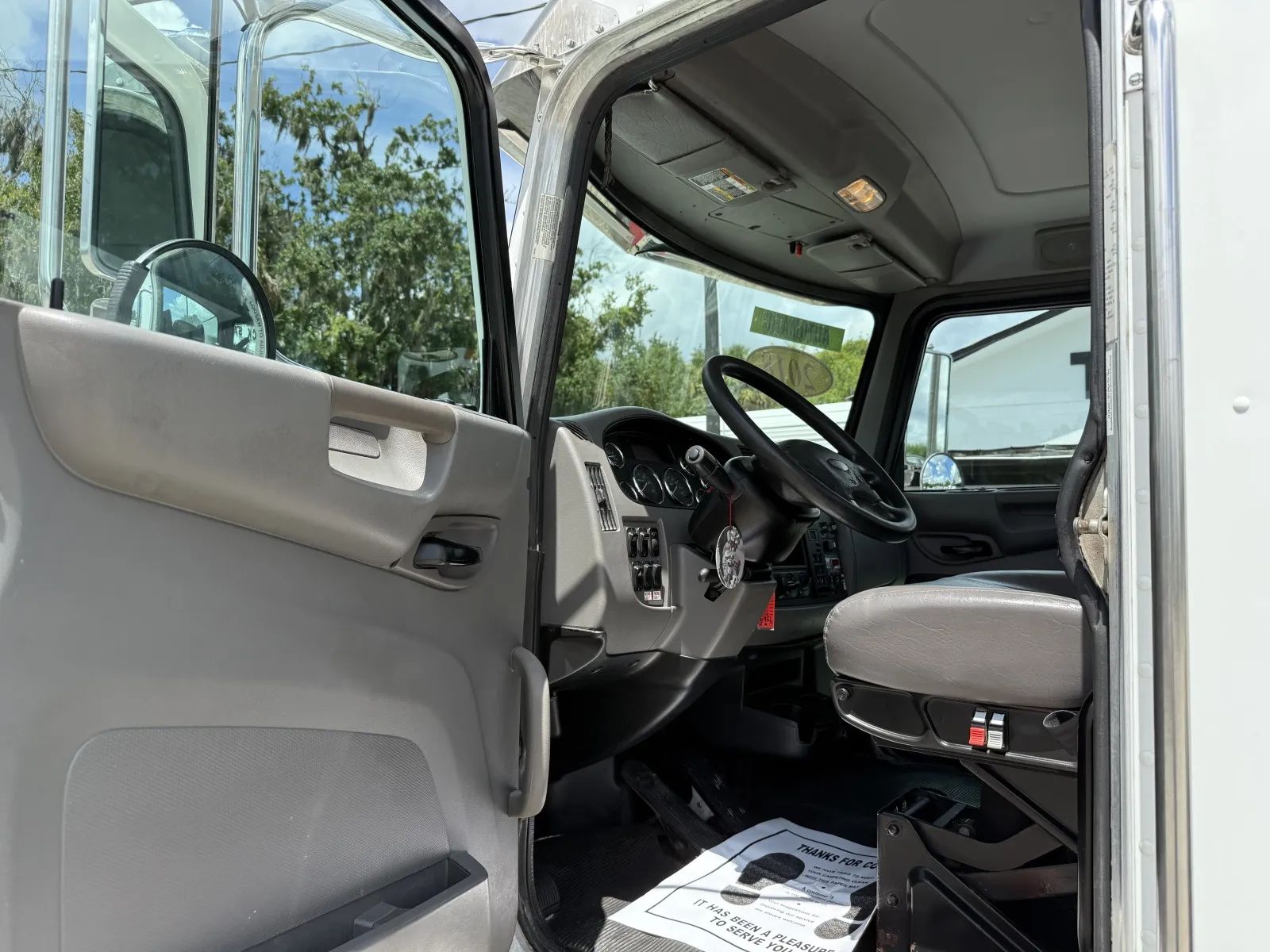 Used 2018 Peterbilt 337 - photo 18