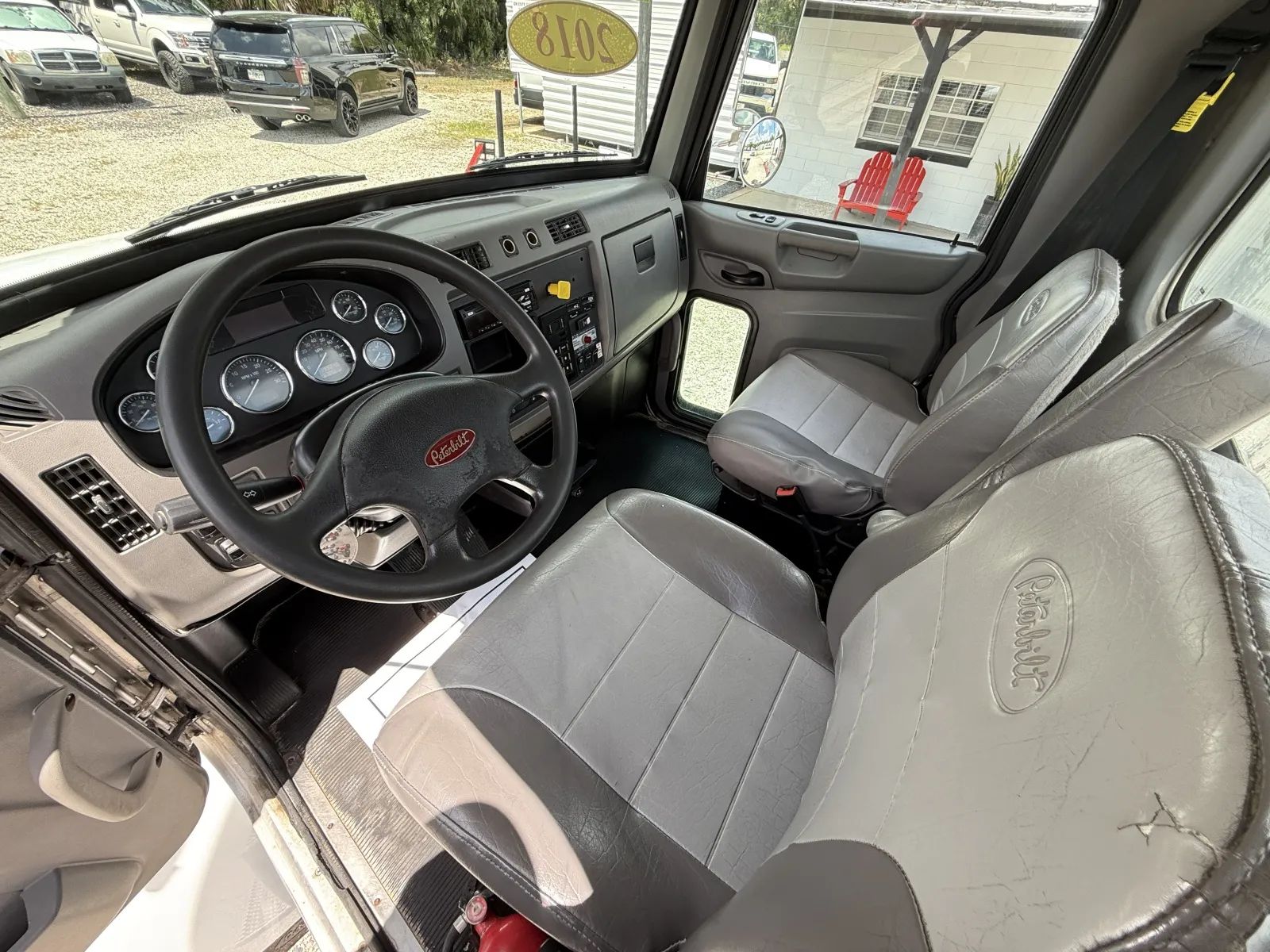 Used 2018 Peterbilt 337 - photo 20