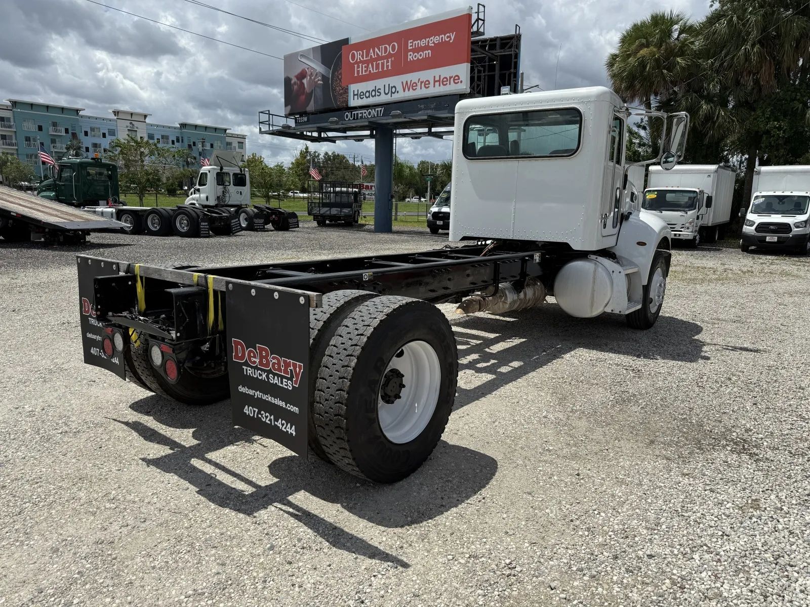 Used 2018 Peterbilt 337 - photo 9