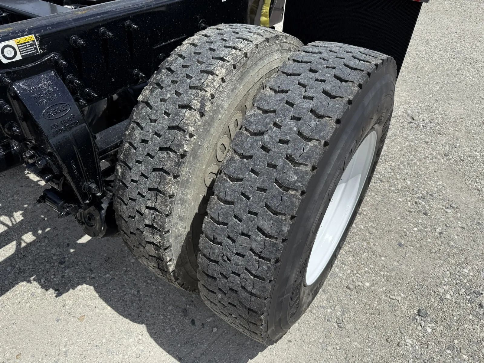 Used 2018 Peterbilt 337 - photo 11