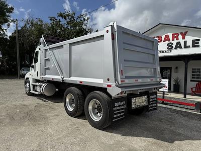 Used 2017 Freightliner Cascadia Day Cab Dump Truck for sale #7581 - photo 2