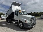 Used 2017 Freightliner Cascadia Day Cab Dump Truck for sale #7581 - photo 5