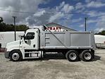 Used 2017 Freightliner Cascadia Day Cab Dump Truck for sale #7581 - photo 10